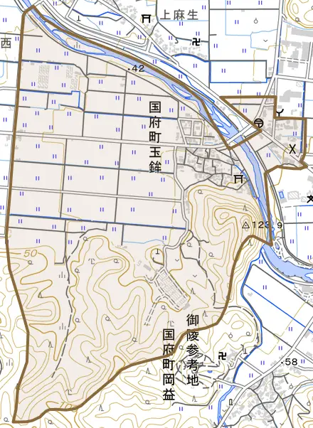 国府町玉鉾とその周辺の地図。町の範囲を重ねている