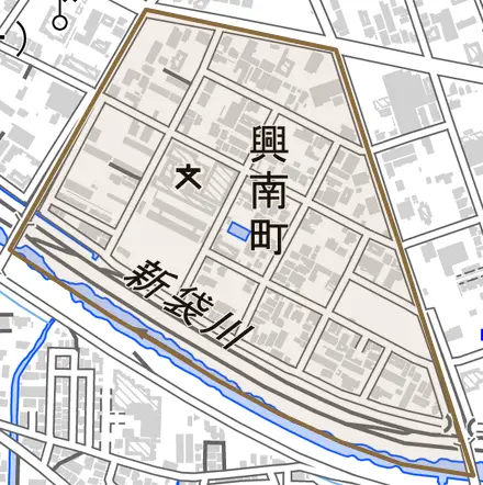 興南町とその周辺の地図。町の範囲を重ねている