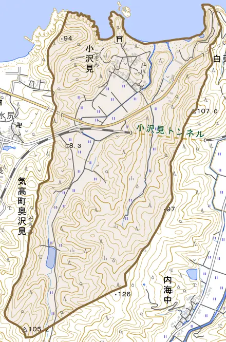 小沢見とその周辺の地図。町の範囲を重ねている