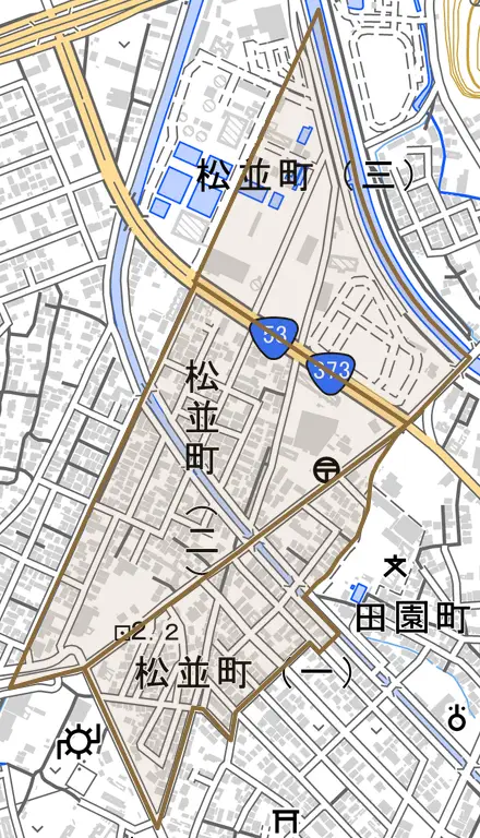 松並町とその周辺の地図。町の範囲を重ねている