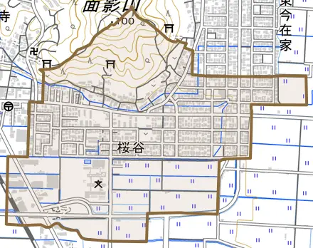 桜谷とその周辺の地図。町の範囲を重ねている