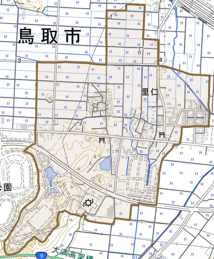 里仁とその周辺の地図。町の範囲を重ねている