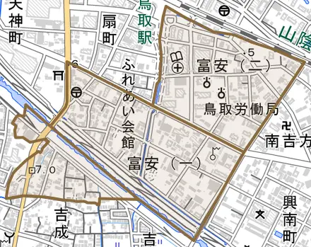 富安とその周辺の地図。町の範囲を重ねている