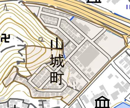 山城町とその周辺の地図。町の範囲を重ねている