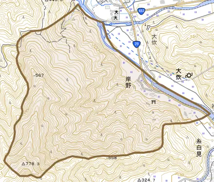 大字岸野とその周辺の地図。町の範囲を重ねている