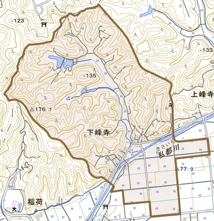 下峰寺とその周辺の地図。町の範囲を重ねている