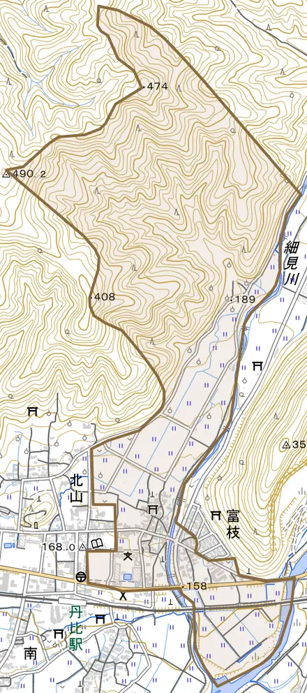 富枝とその周辺の地図。町の範囲を重ねている