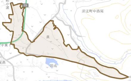 泉とその周辺の地図。町の範囲を重ねている