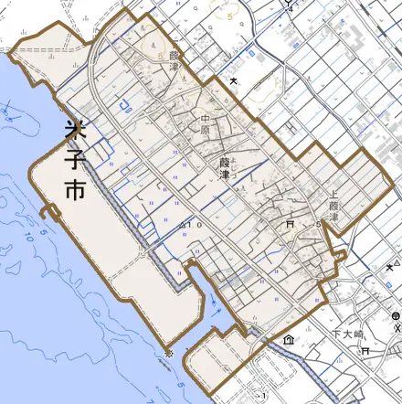 葭津とその周辺の地図。町の範囲を重ねている