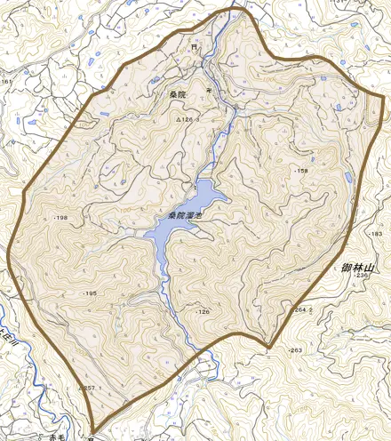 桑院とその周辺の地図。町の範囲を重ねている