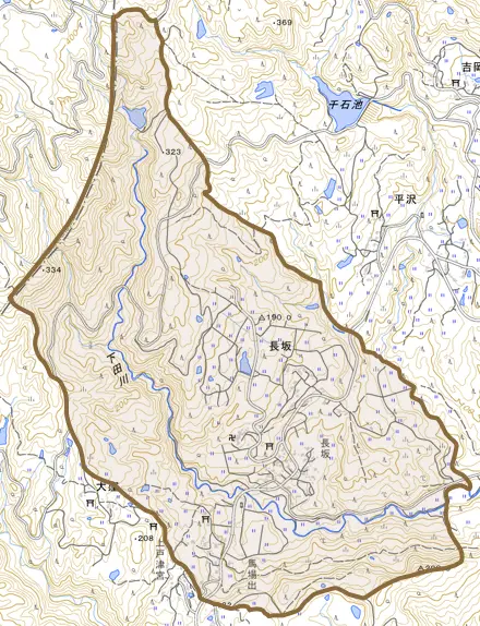 長坂とその周辺の地図。町の範囲を重ねている