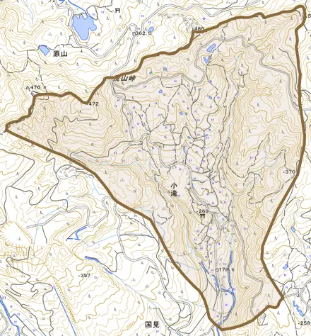 小滝とその周辺の地図。町の範囲を重ねている