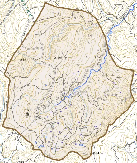 吉池とその周辺の地図。町の範囲を重ねている