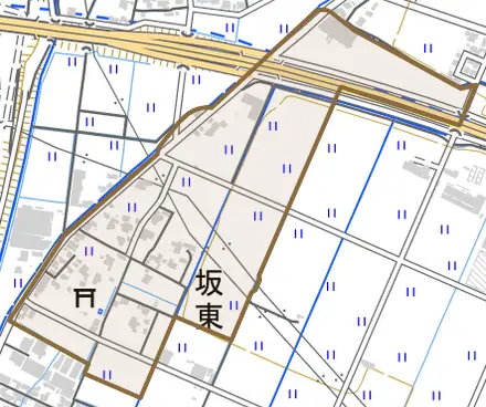 坂東とその周辺の地図。町の範囲を重ねている