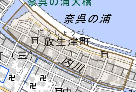 放生津町とその周辺の地図。町の範囲を重ねている