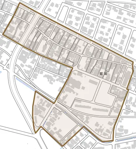 堀岡とその周辺の地図。町の範囲を重ねている