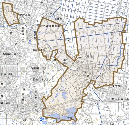 黒河とその周辺の地図。町の範囲を重ねている