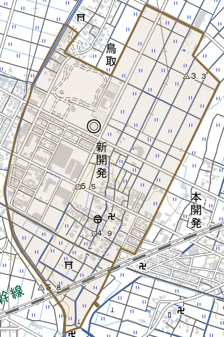 新開発とその周辺の地図。町の範囲を重ねている