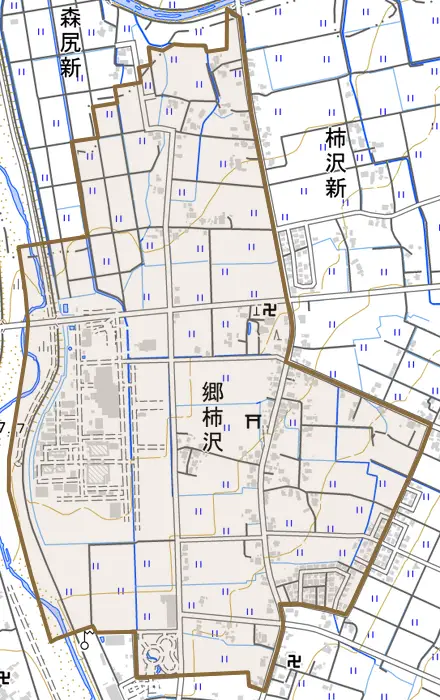 郷柿沢とその周辺の地図。町の範囲を重ねている