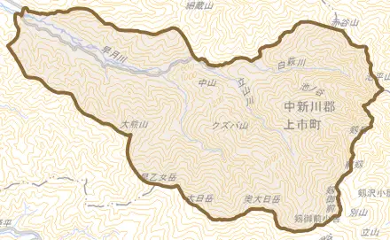 伊折とその周辺の地図。町の範囲を重ねている