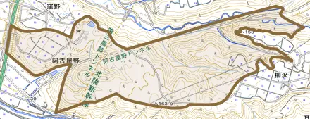 阿古屋野とその周辺の地図。町の範囲を重ねている