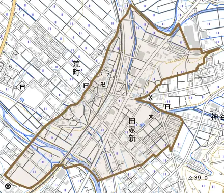 田家新とその周辺の地図。町の範囲を重ねている