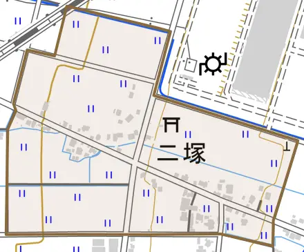 二塚とその周辺の地図。町の範囲を重ねている