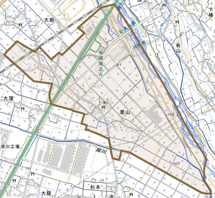 栗山とその周辺の地図。町の範囲を重ねている
