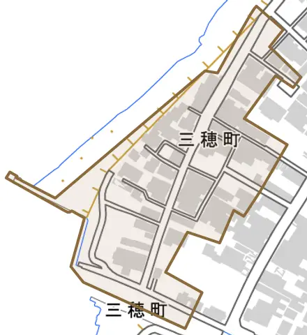 三穂町とその周辺の地図。町の範囲を重ねている