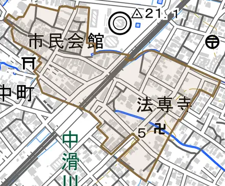 下小泉町とその周辺の地図。町の範囲を重ねている