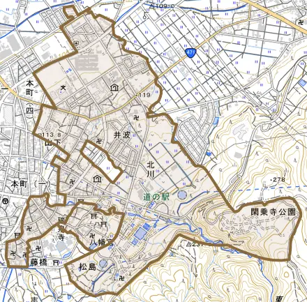井波とその周辺の地図。町の範囲を重ねている