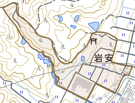 岩安とその周辺の地図。町の範囲を重ねている