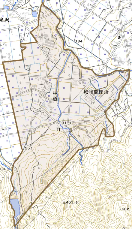 林道とその周辺の地図。町の範囲を重ねている