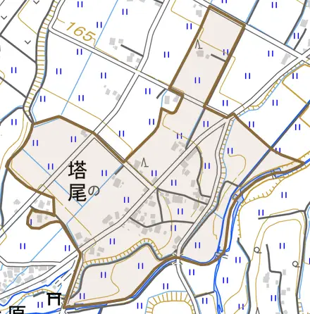 塔尾とその周辺の地図。町の範囲を重ねている