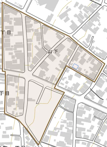 山下とその周辺の地図。町の範囲を重ねている