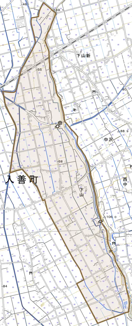 下山とその周辺の地図。町の範囲を重ねている