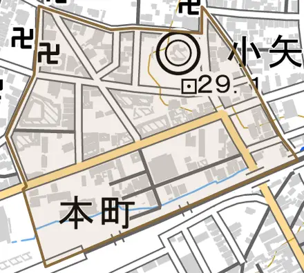 本町とその周辺の地図。町の範囲を重ねている