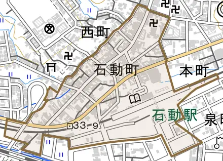 石動町とその周辺の地図。町の範囲を重ねている