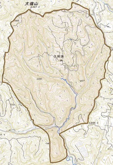 久利須とその周辺の地図。町の範囲を重ねている