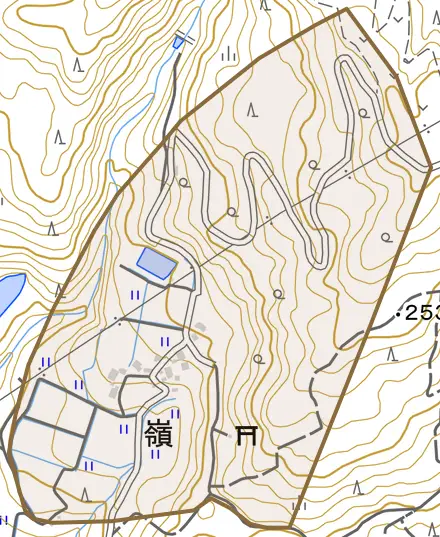 嶺とその周辺の地図。町の範囲を重ねている