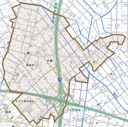 水島とその周辺の地図。町の範囲を重ねている