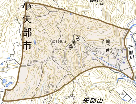 了輪とその周辺の地図。町の範囲を重ねている