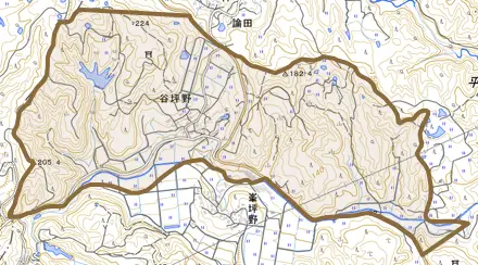 谷坪野とその周辺の地図。町の範囲を重ねている