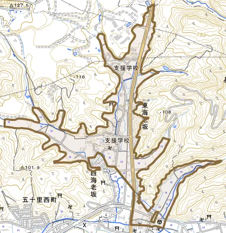 東海老坂とその周辺の地図。町の範囲を重ねている