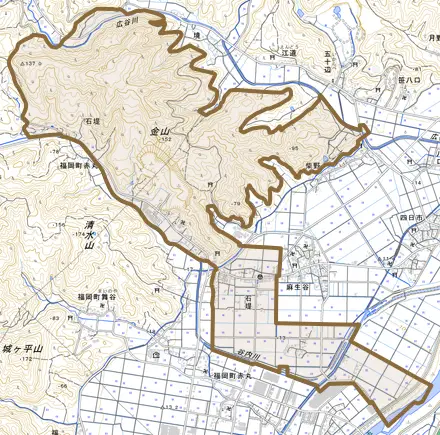 石堤とその周辺の地図。町の範囲を重ねている