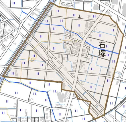 石塚とその周辺の地図。町の範囲を重ねている