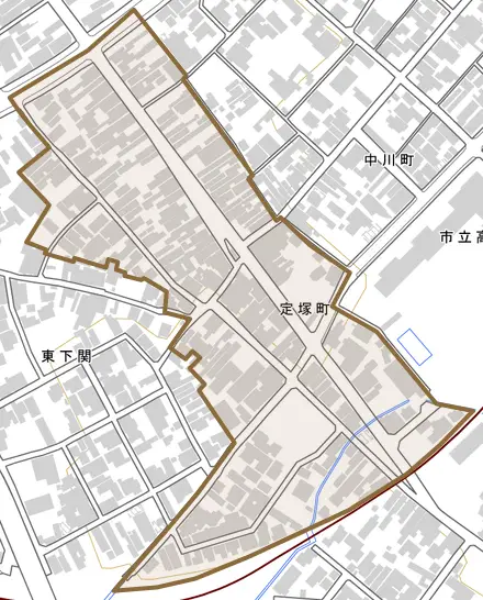 定塚町とその周辺の地図。町の範囲を重ねている