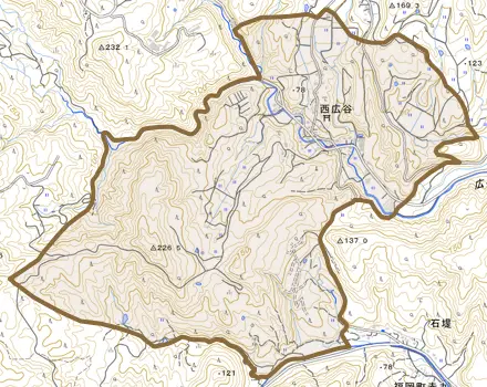 西広谷とその周辺の地図。町の範囲を重ねている