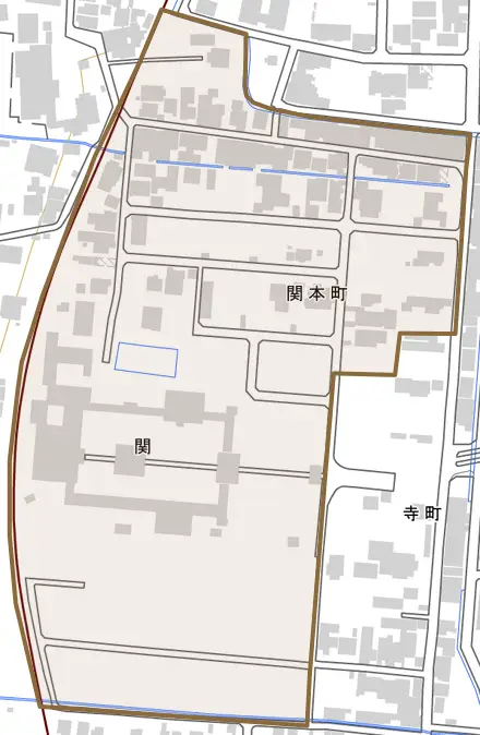 関本町とその周辺の地図。町の範囲を重ねている