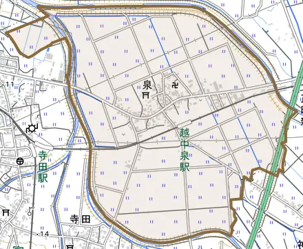 泉とその周辺の地図。町の範囲を重ねている